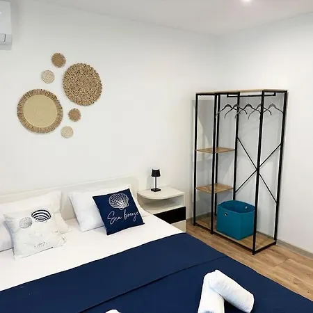 Spacious 3 Bedroom Step To Sea Garden And * Varna