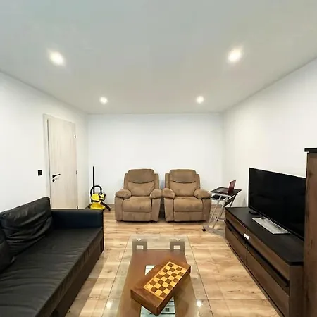 Spacious 3 Bedroom Step To Sea Garden And * Varna