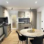 아파트 Spacious 3 Bedroom Step To Sea Garden And 바르나